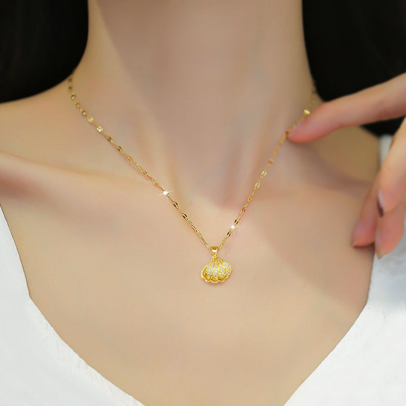 Collana di perle di conchiglia con strass. - Ciondolandia